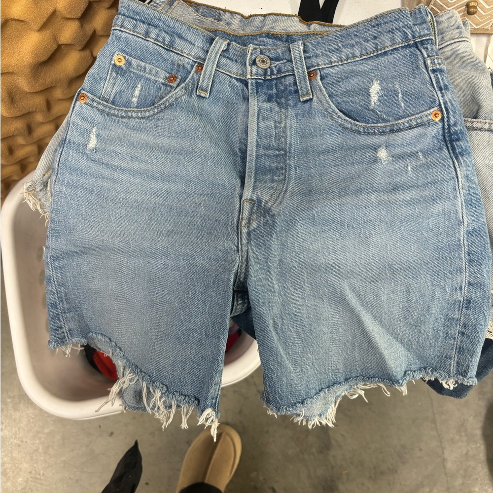 Levi’s premium denmin 501 boyfriend shorts size 25